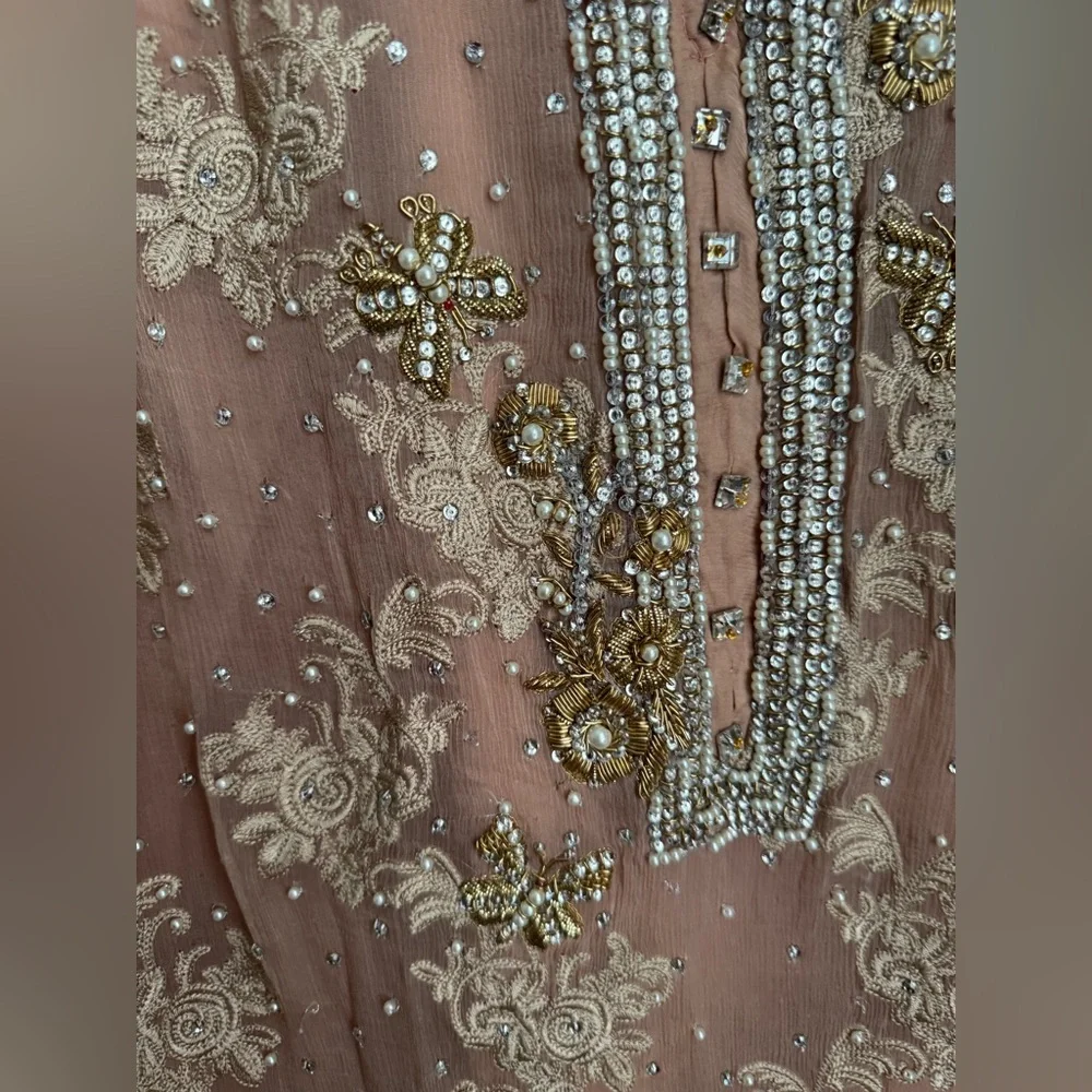 Agha Noor - Chiffon Elegant Peach Embroidered Kurta ( 2 piece ) - Picture 4 of 8